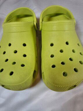 Crocs Men's 9 Women's 7  Yellow Clogs Ventilated Foam Slip On Shoes